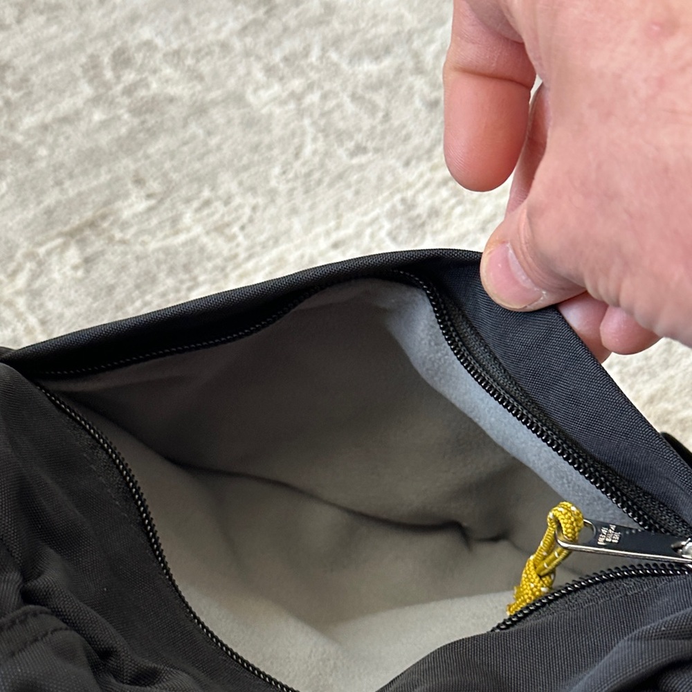 The North Face Black Berkeley Crossbody Bag. NWT’s. - Picture 7 of 10